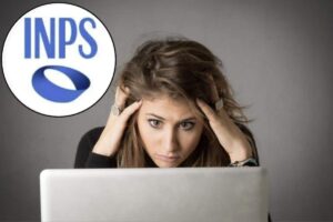 Questa modifica legislativa introduce un nuovo requisito contributivo fondamentale per accedere all'indennità di disoccupazione involontaria