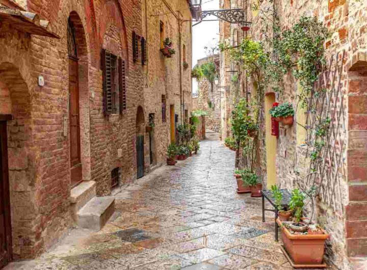 borgo medievale, tra storia e paesaggi