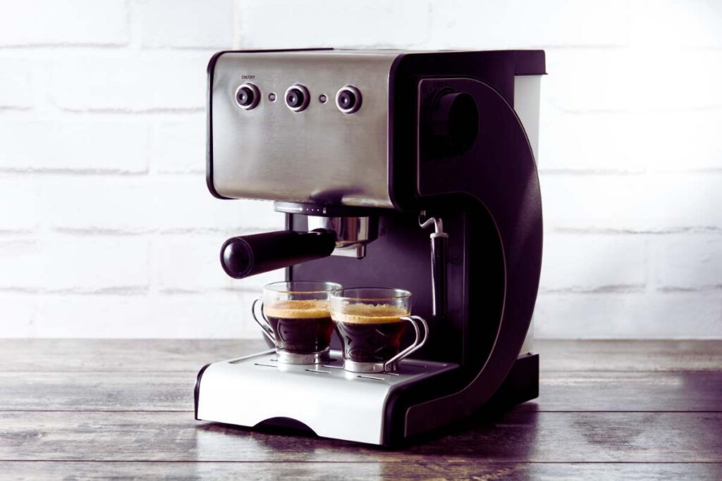 Friggitrice ad aria e macchinetta del caffè, la combo perfetta a prezzo stracciato