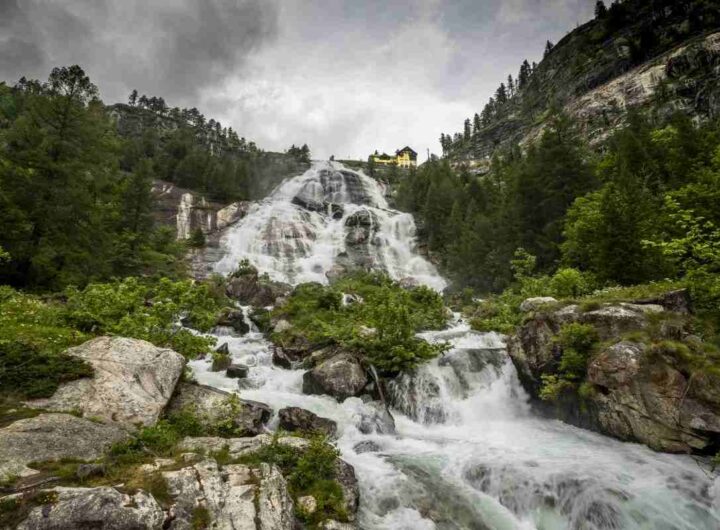 cascate, sembrano quelle del niagara invece sono in italia